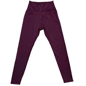 Beyond Yoga Surf Stripe High Waisted 7/8 Leggings in Burgundy/Black Sz M